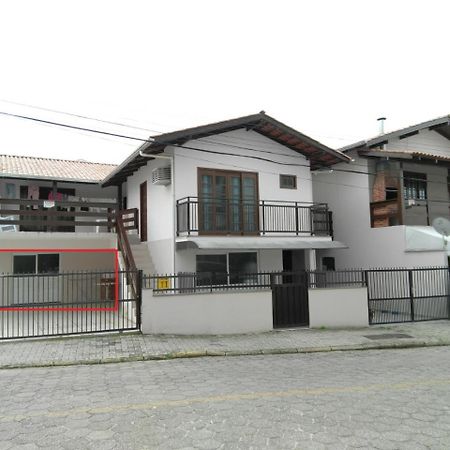 Vila Casa 1 Dorm- Centro De Bombinhas Exteriér fotografie